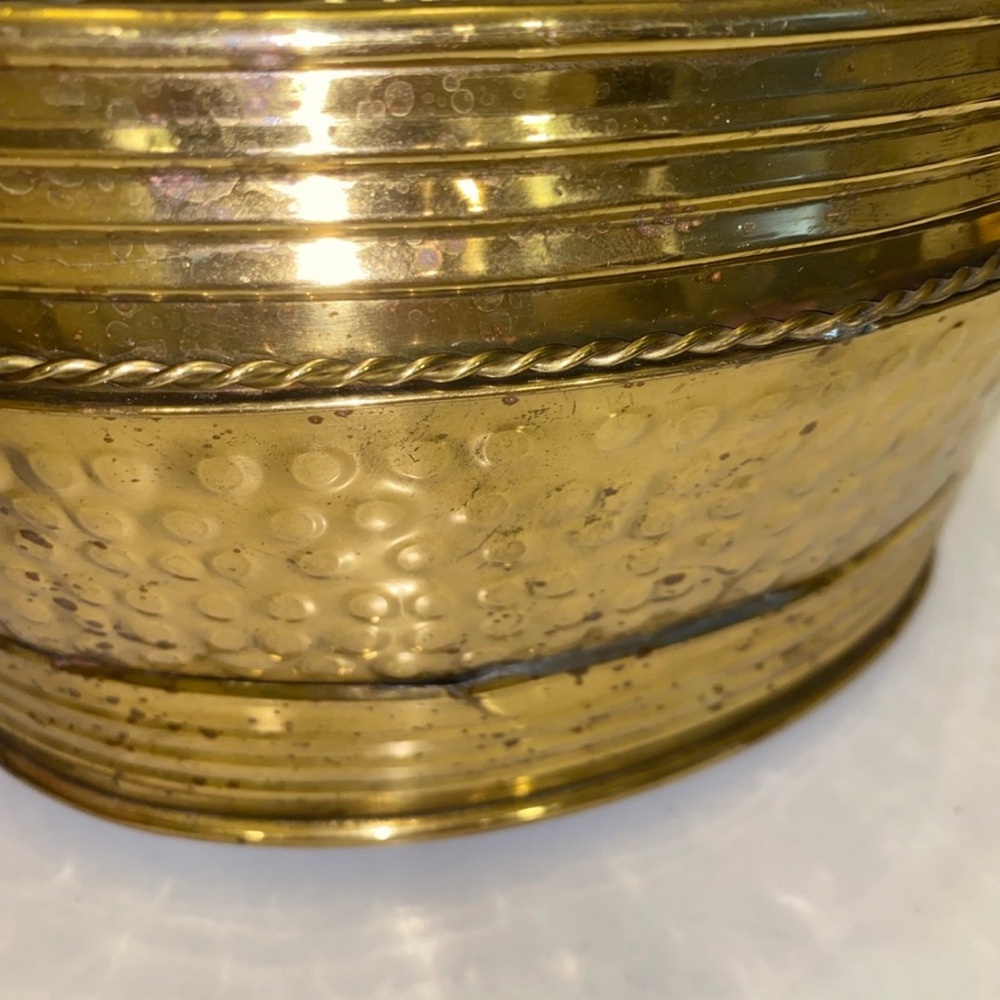 Vintage 12 inch brass bowl / planter decor - Picture 9 of 12